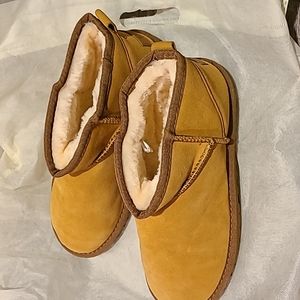 Mini boots new. Never worn